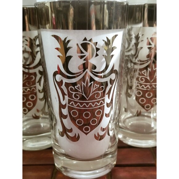Set of 3 Midcentury Kimiko Silver Knight's Coat of Arms Cocktail Glasses - Picture 2 of 3
